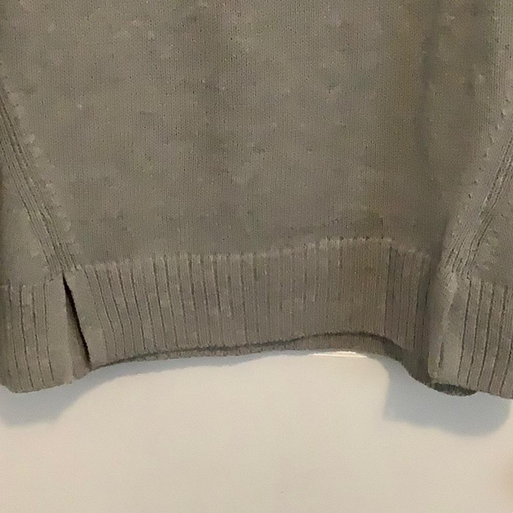 Gray sweater - Picture 2 of 5